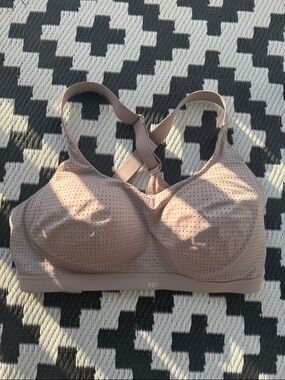 VSX VICTORIA’S SECRET “Lightweight Mesh 2.0” Sports Bra - XL